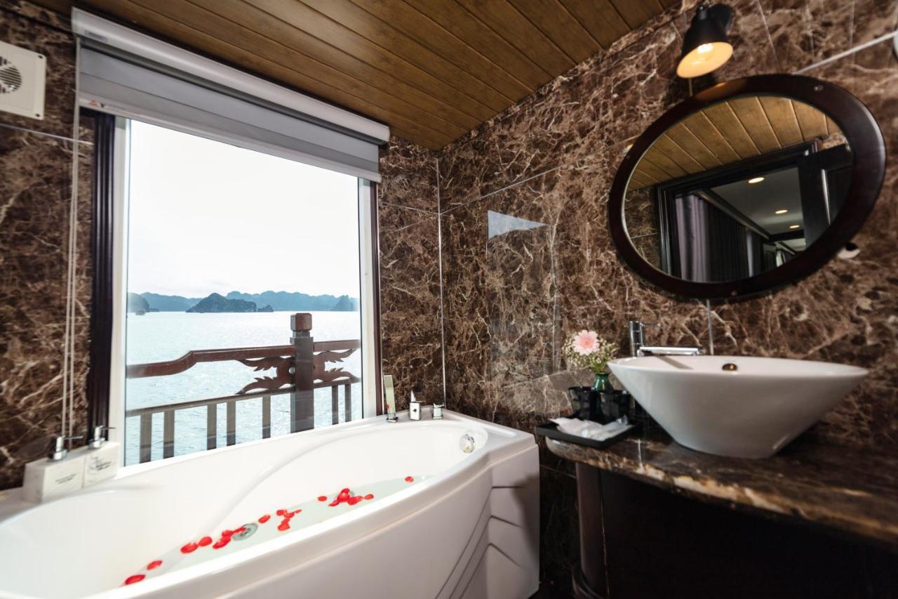 Amanda Cruise Ha Long Bay Exterior photo